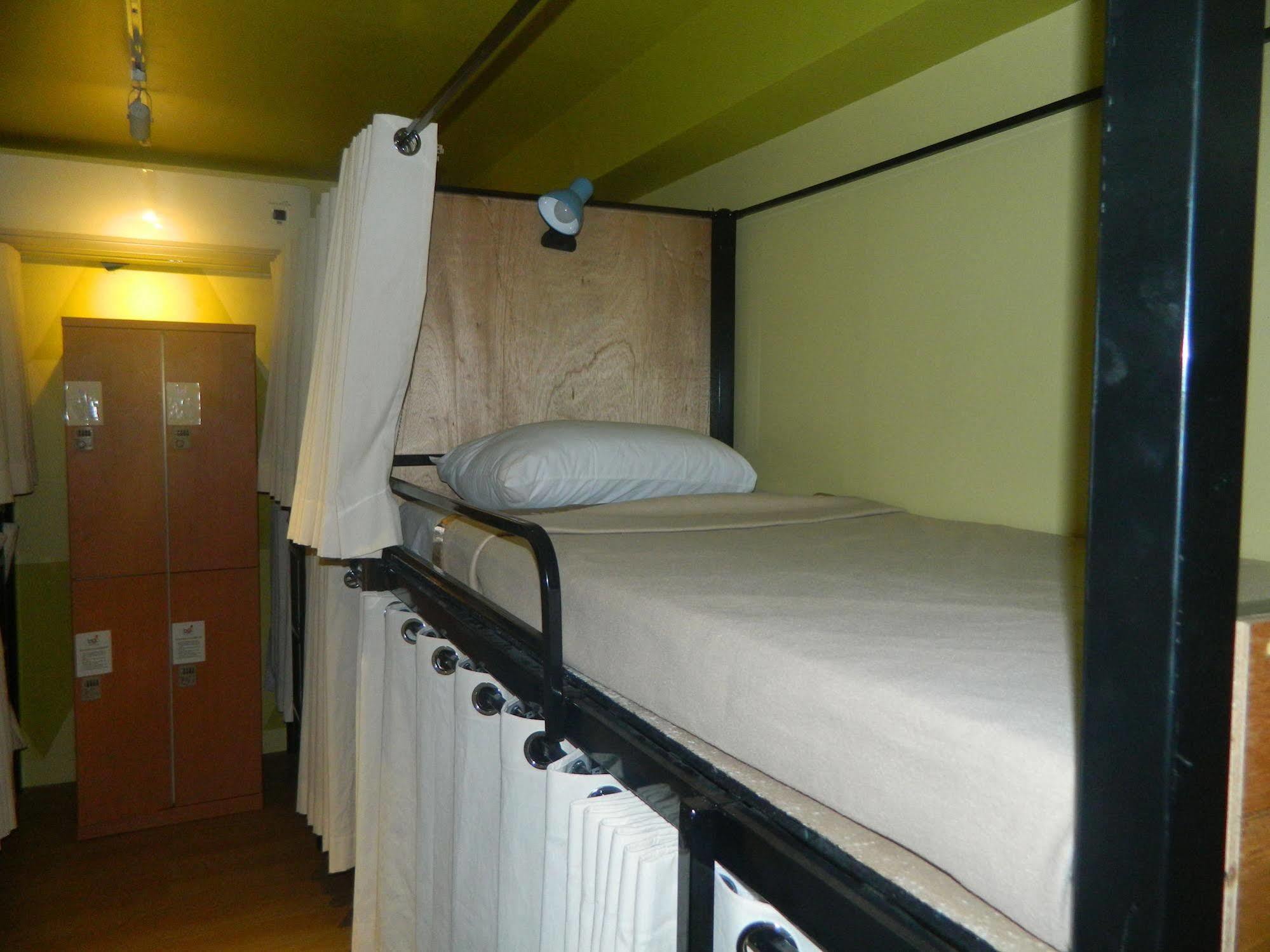 Bgc Boutique Hostel And Dorm Makati City Buitenkant foto